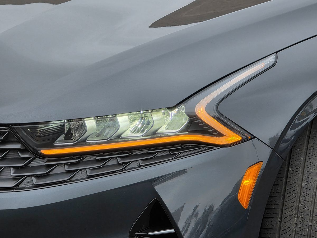 Vehicle image 10 of 50