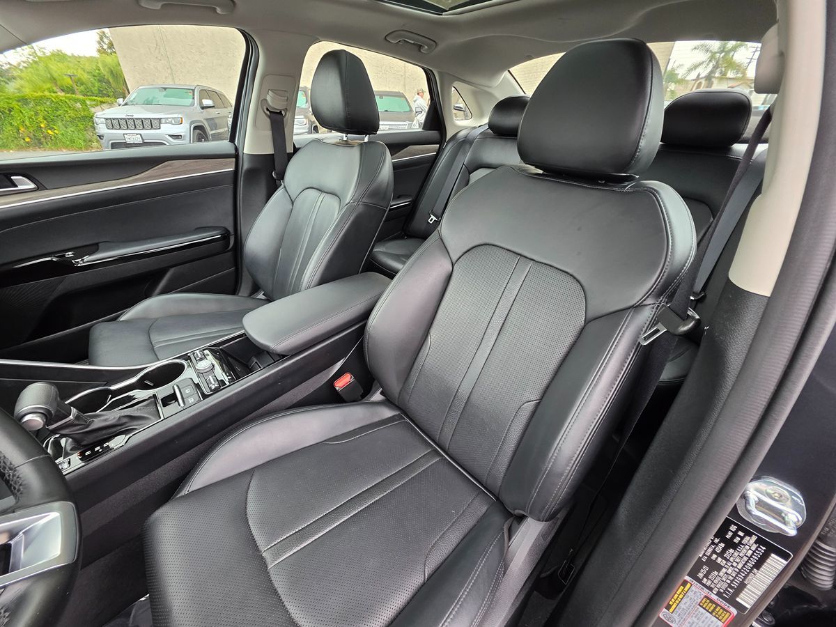 Vehicle image 23 of 50