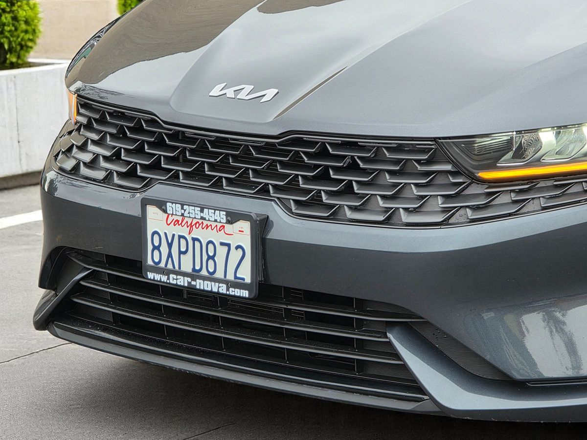 Vehicle image 11 of 50
