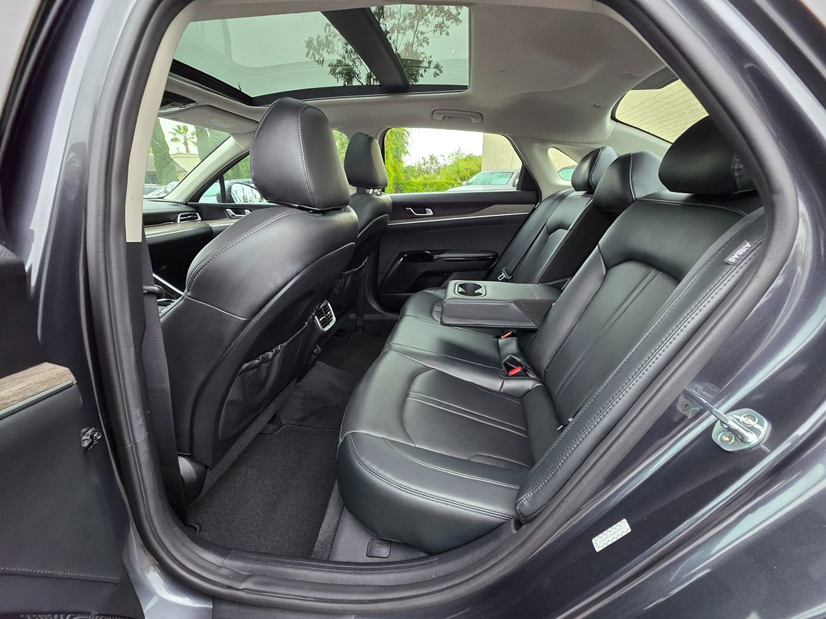 Vehicle image 25 of 50