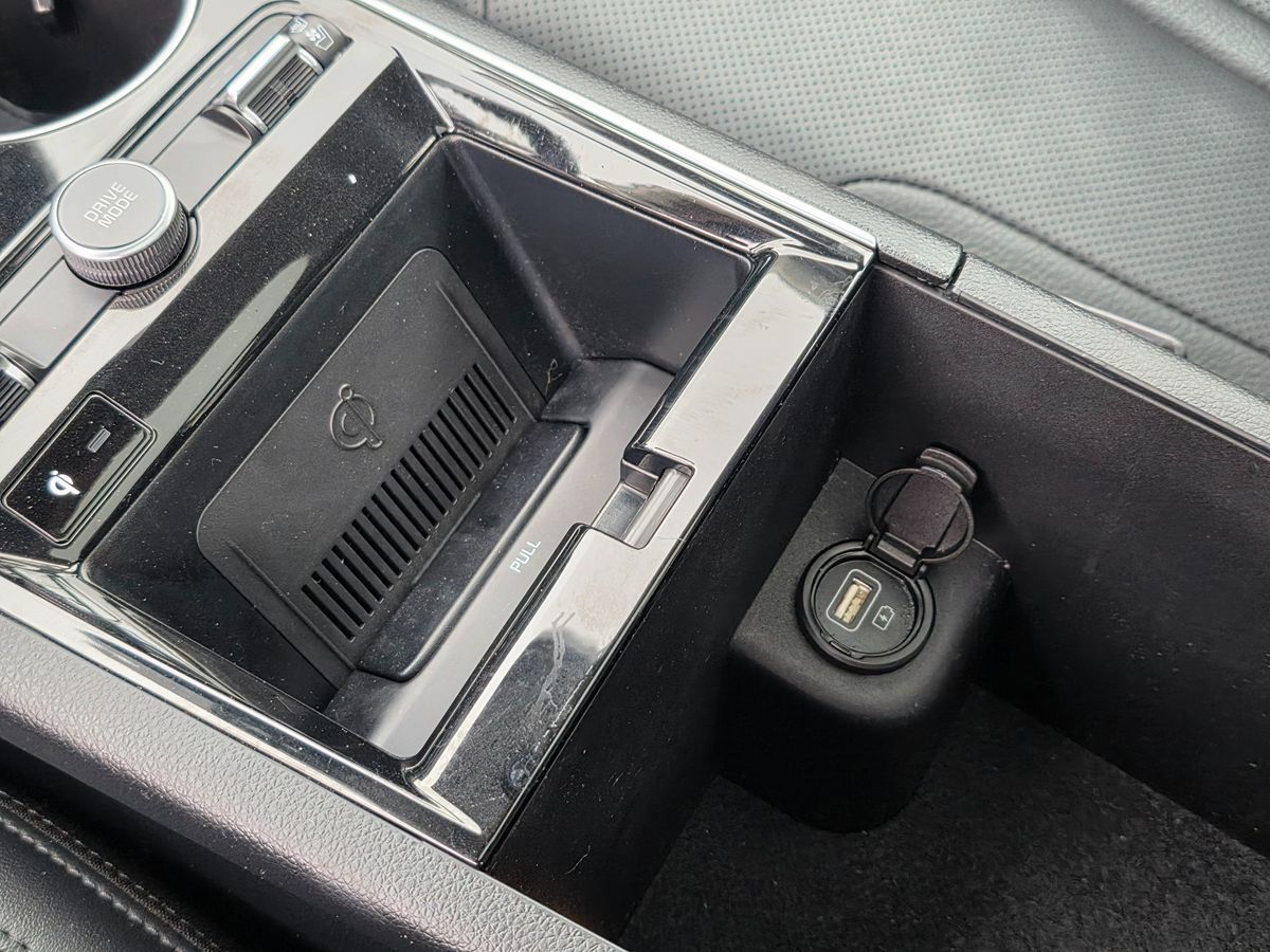 Vehicle image 43 of 50