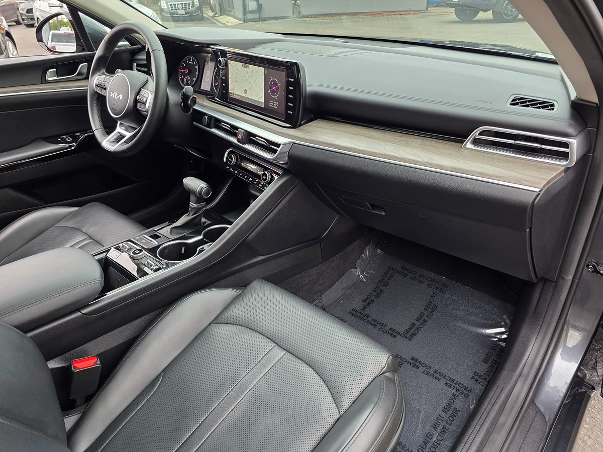 Vehicle image 15 of 50