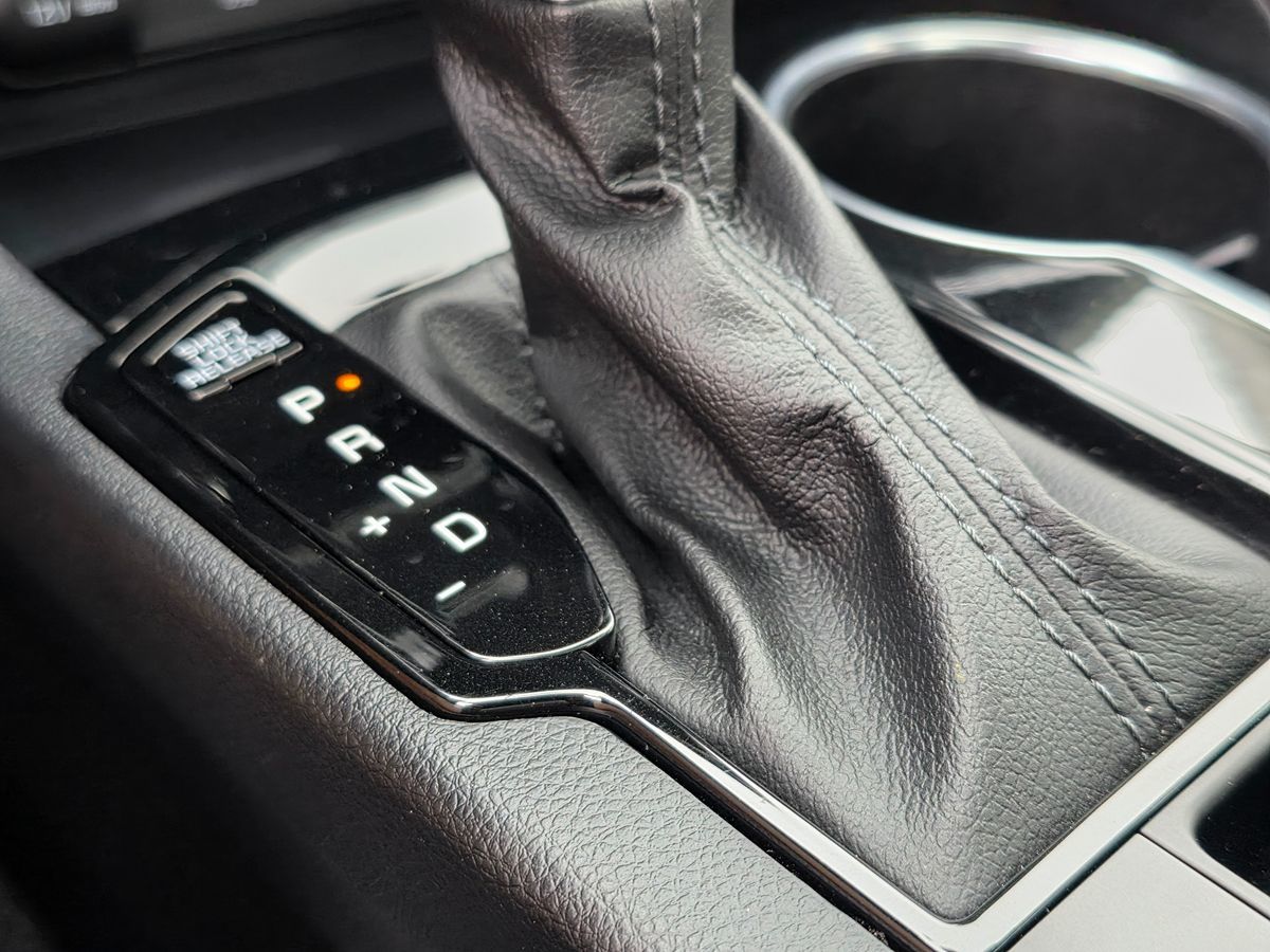 Vehicle image 41 of 50