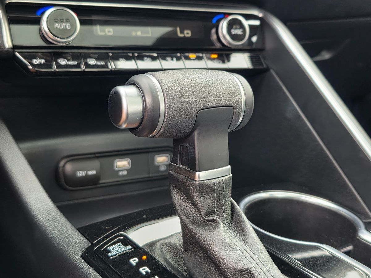 Vehicle image 40 of 50