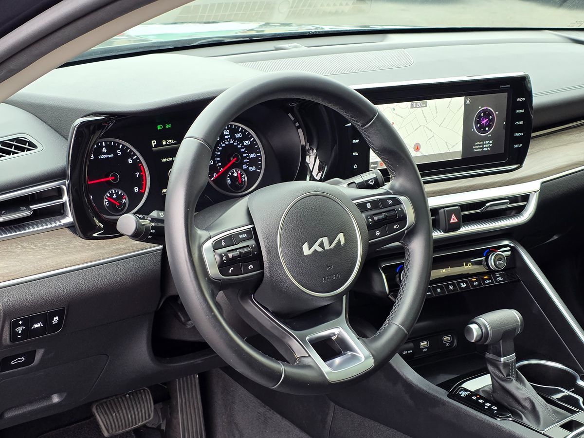 Vehicle image 21 of 50