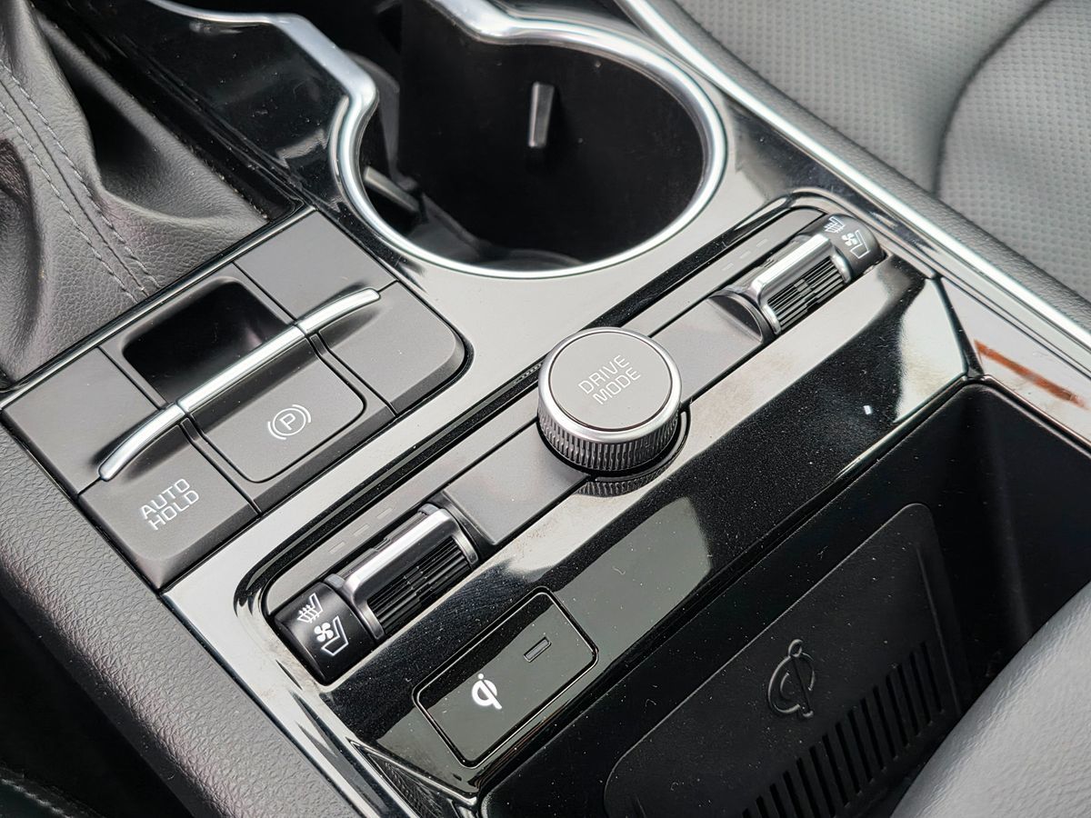 Vehicle image 42 of 50