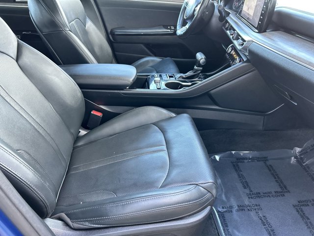 Vehicle image 25 of 27