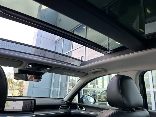 Vehicle image 24 of 27