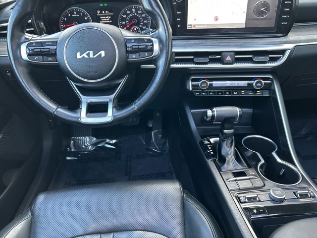 Vehicle image 23 of 27