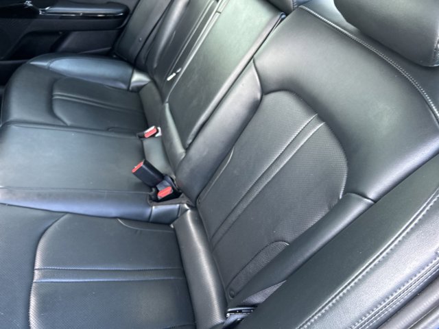 Vehicle image 22 of 27