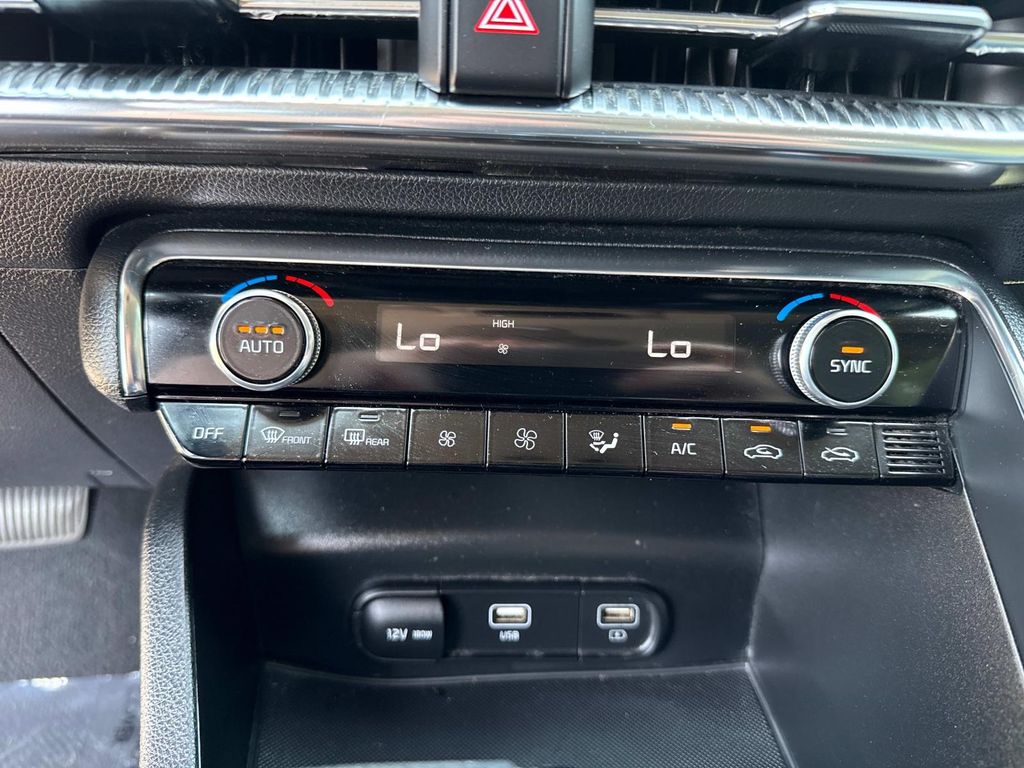 Vehicle image 26 of 36
