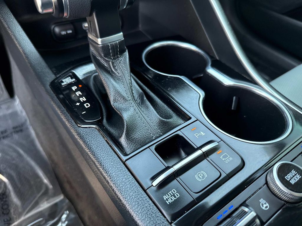 Vehicle image 28 of 36