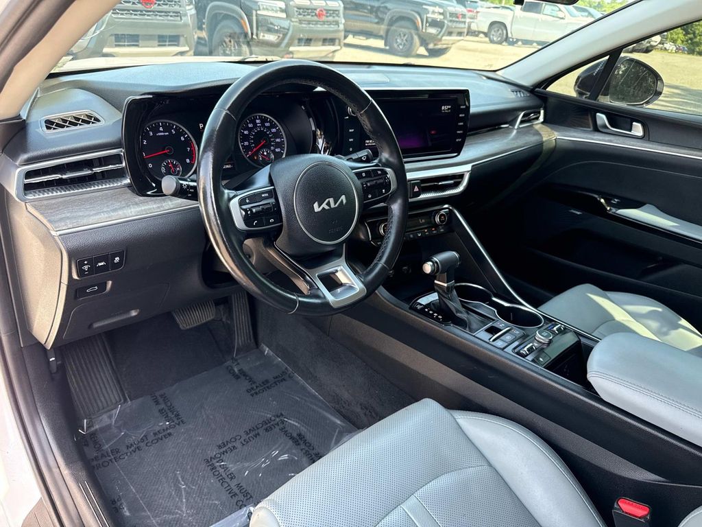 Vehicle image 22 of 36