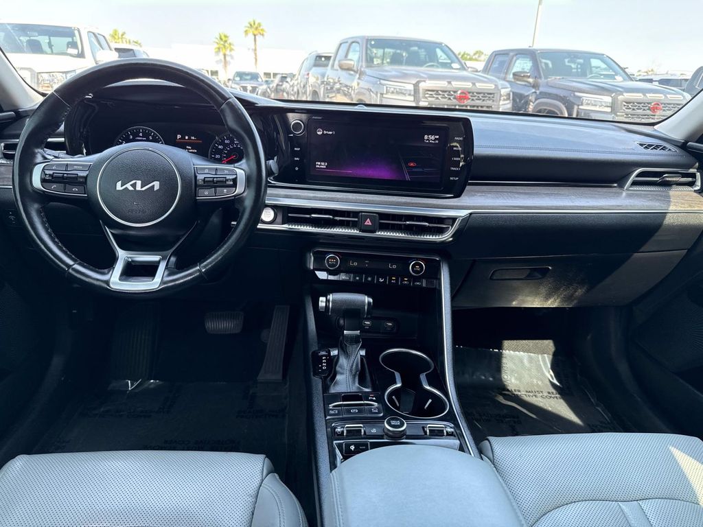 Vehicle image 16 of 36