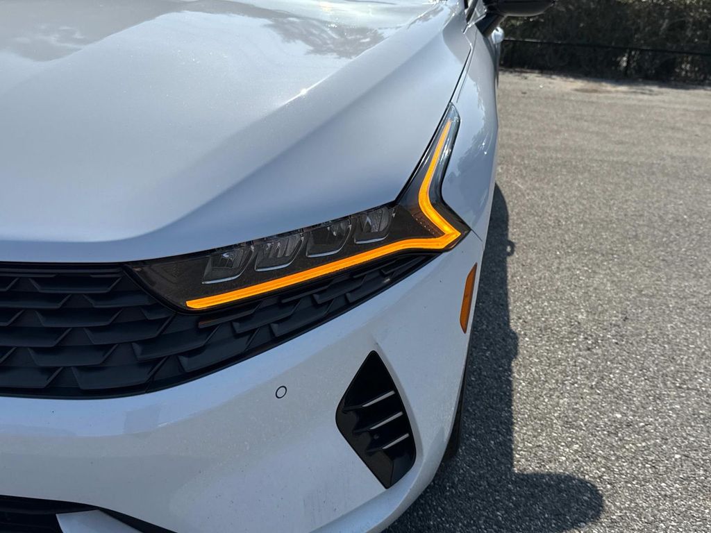 Vehicle image 10 of 36