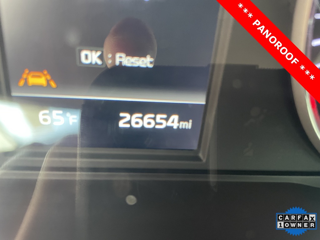 Vehicle image 14 of 21