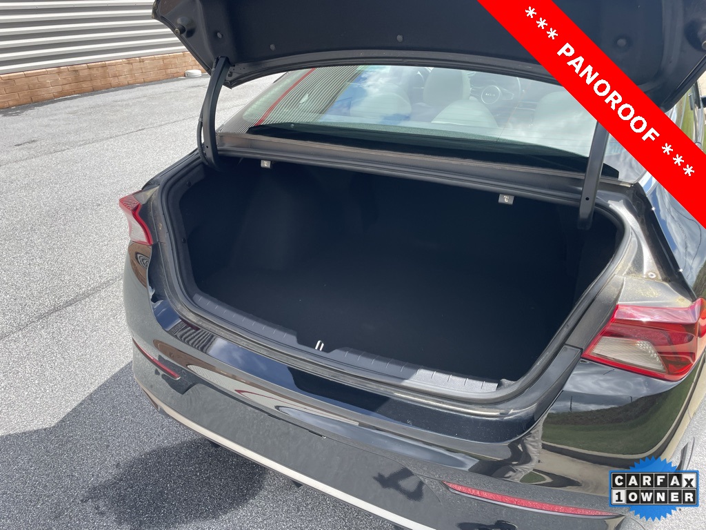 Vehicle image 20 of 21
