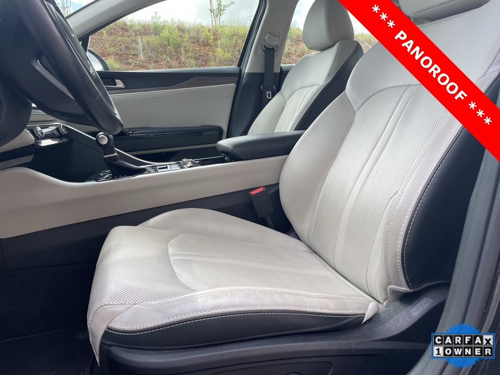 Vehicle image 11 of 21