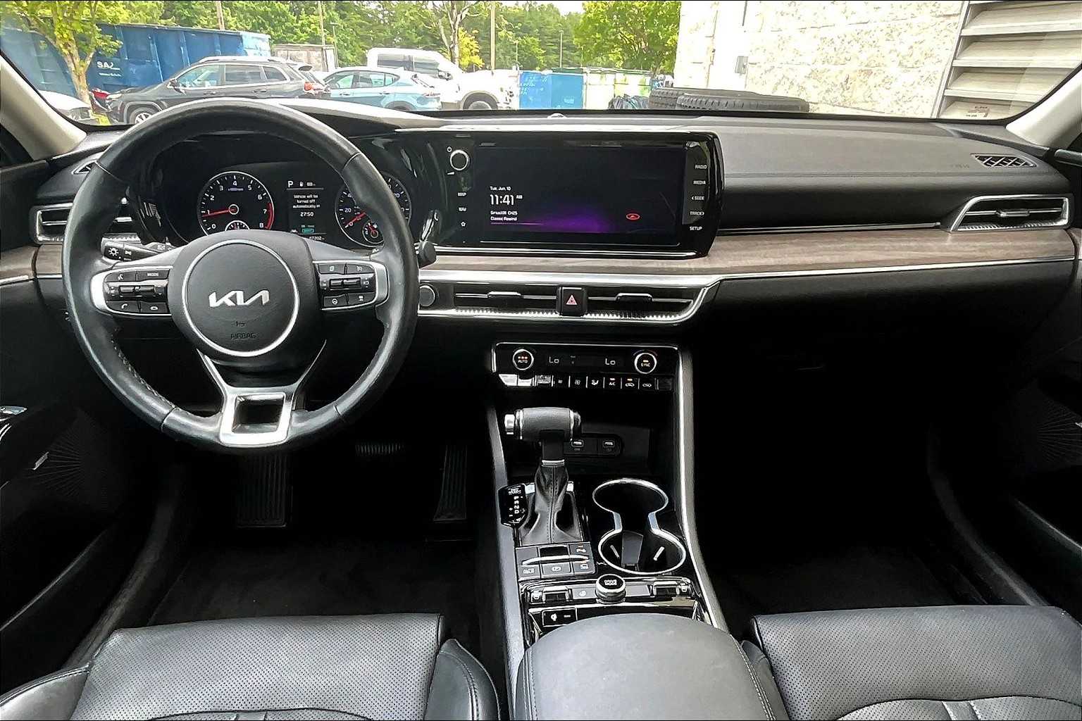 Vehicle image 15 of 38