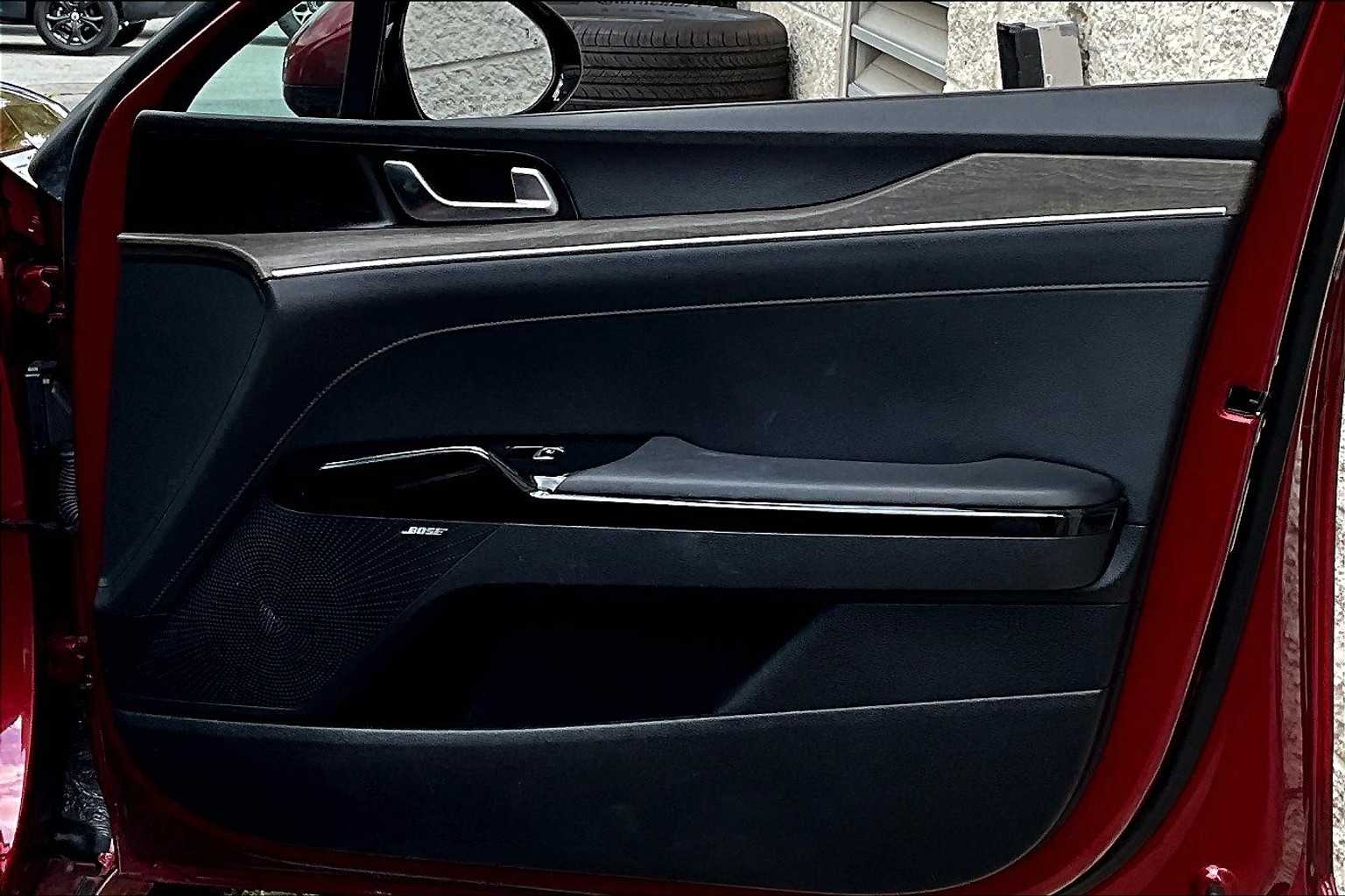 Vehicle image 22 of 38