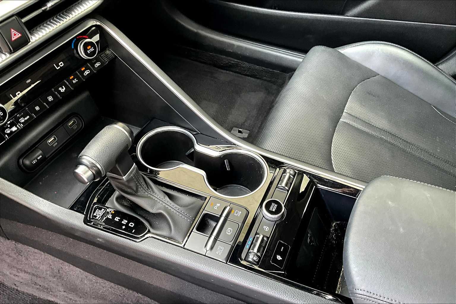 Vehicle image 16 of 38