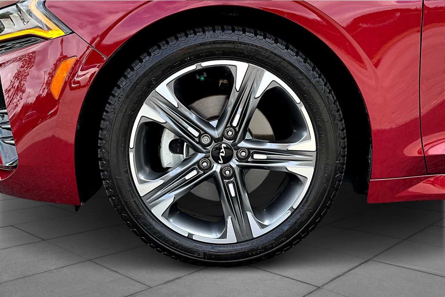 Vehicle image 12 of 38