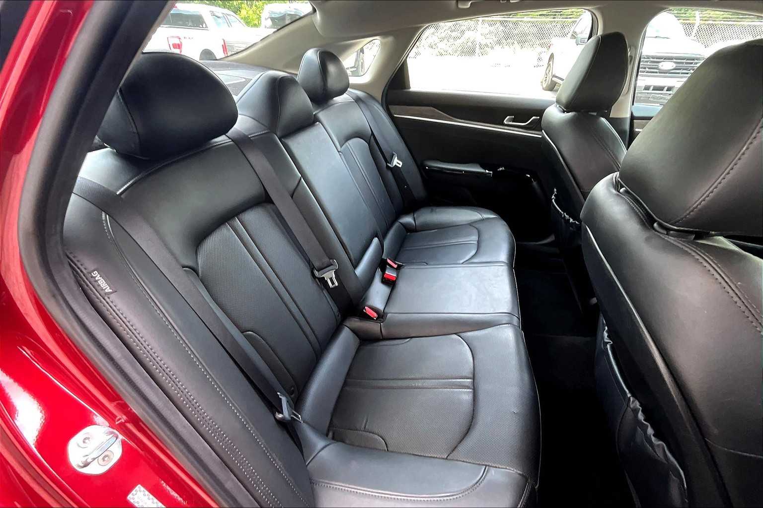 Vehicle image 19 of 38