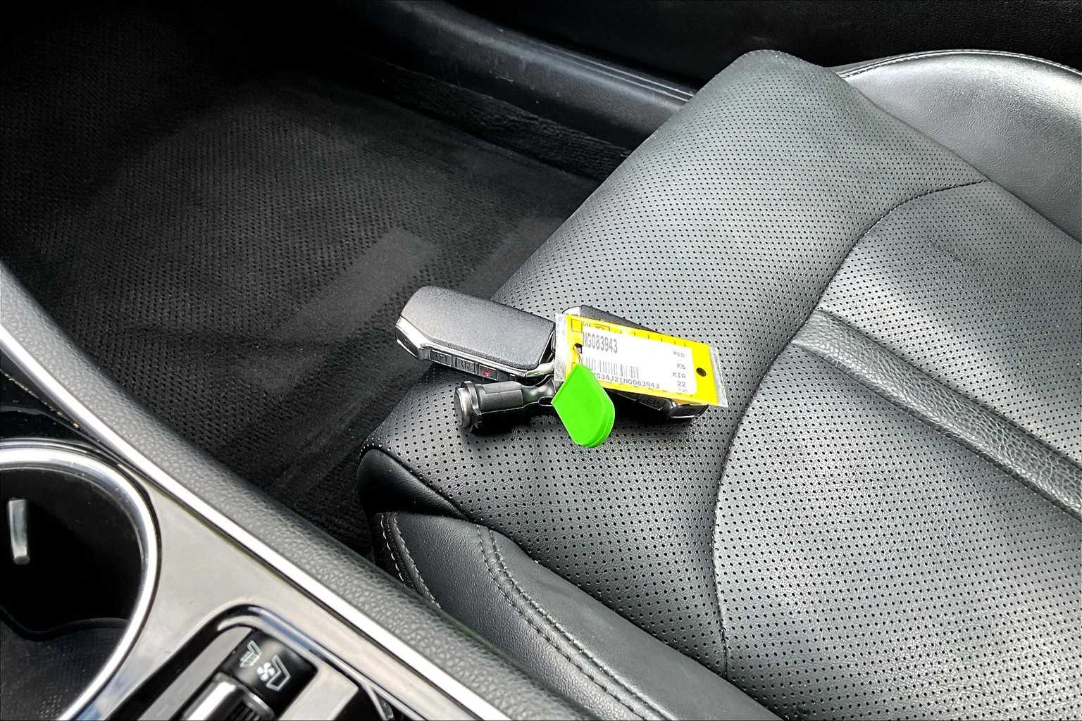 Vehicle image 14 of 38
