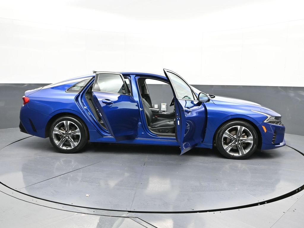 Vehicle image 12 of 31