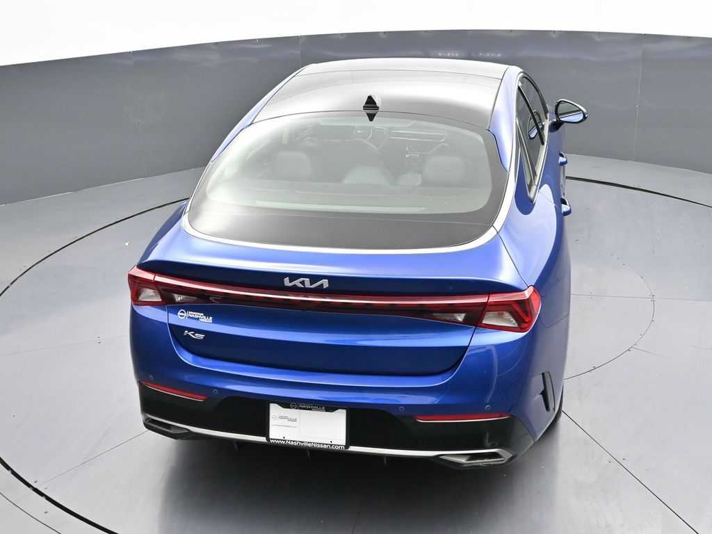 Vehicle image 16 of 31