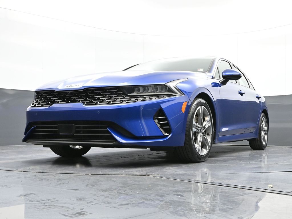 Vehicle image 2 of 31