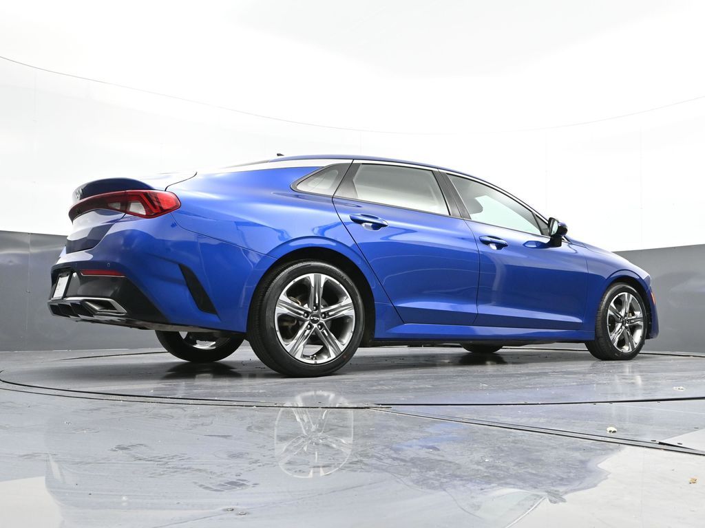 Vehicle image 15 of 31