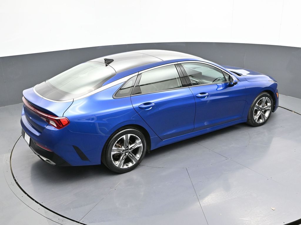 Vehicle image 17 of 31