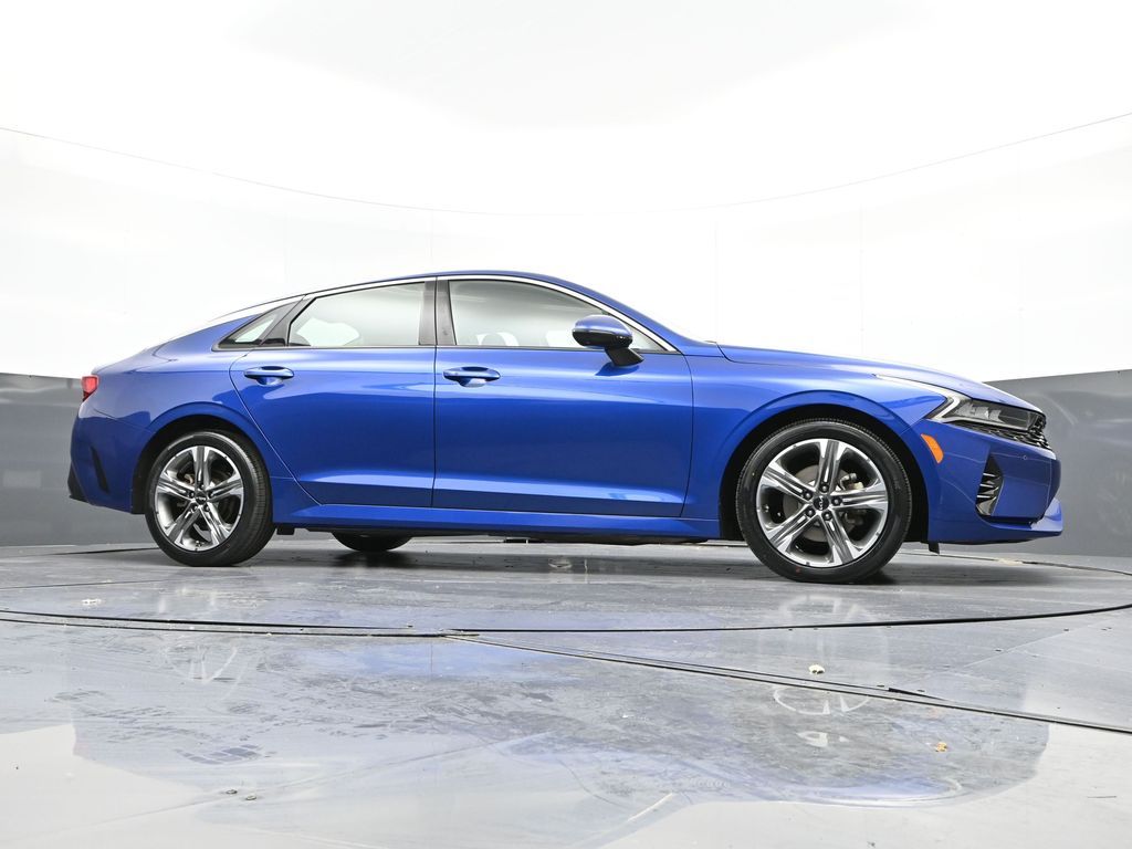 Vehicle image 11 of 31