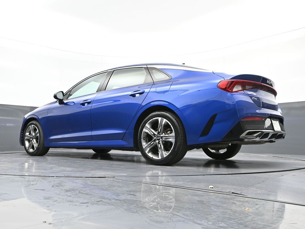 Vehicle image 24 of 31