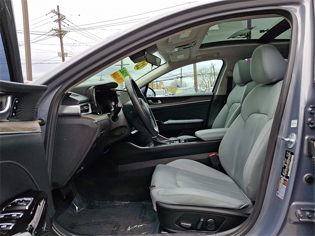 Vehicle image 13 of 30