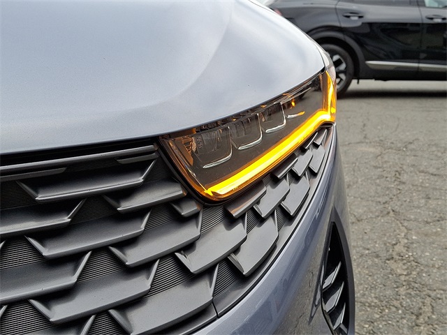 Vehicle image 9 of 30