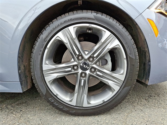 Vehicle image 8 of 30