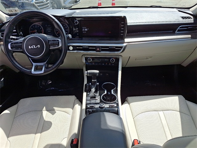 Vehicle image 15 of 31