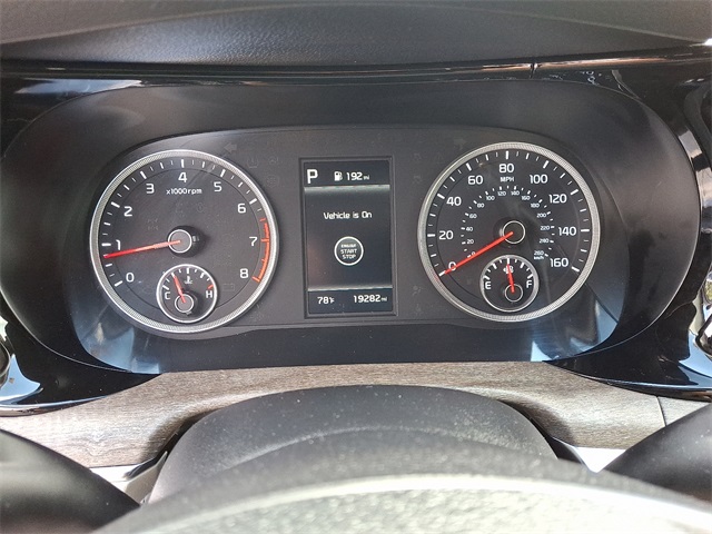 Vehicle image 25 of 31