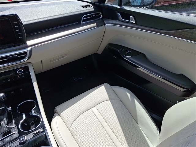 Vehicle image 16 of 31