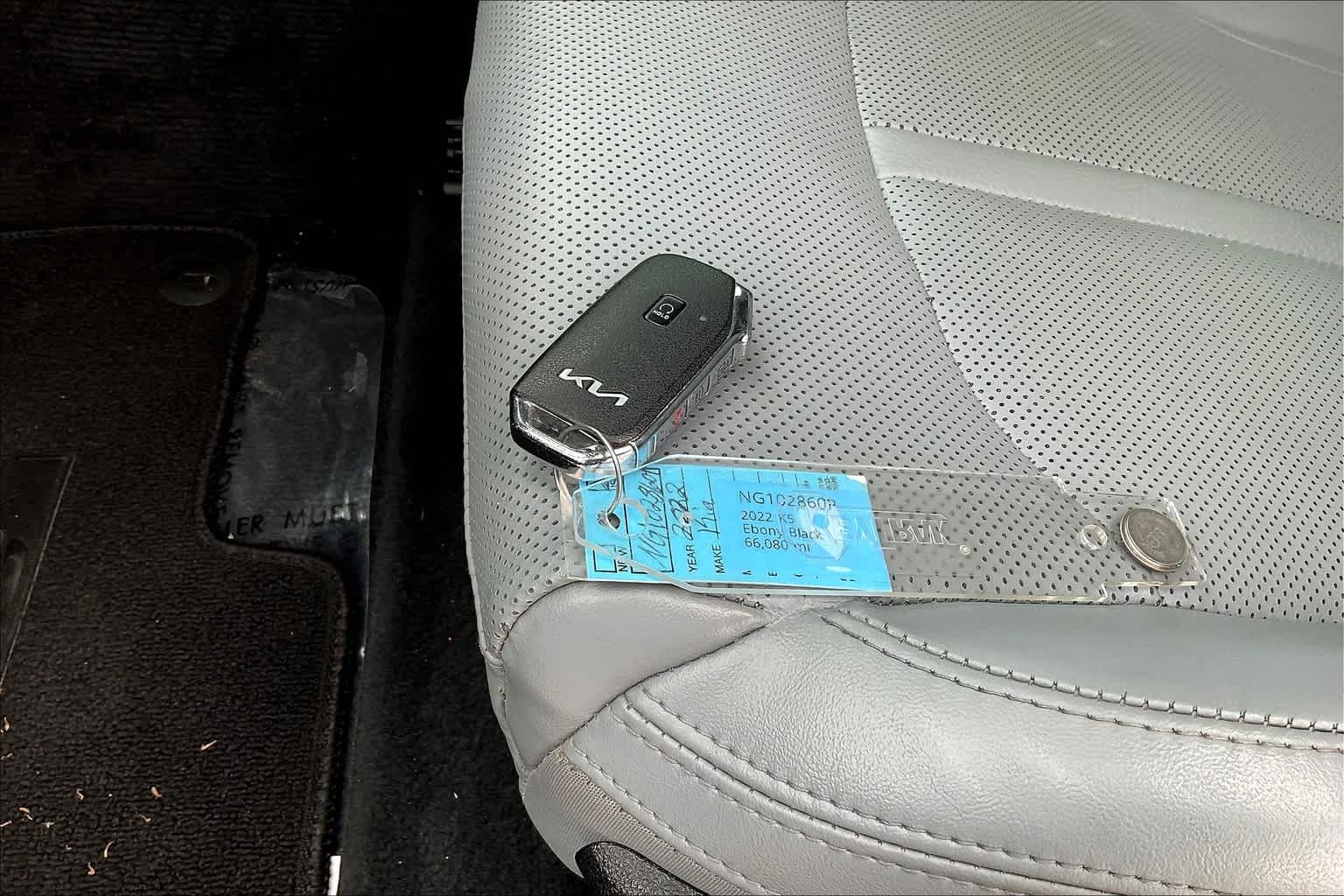 Vehicle image 20 of 32