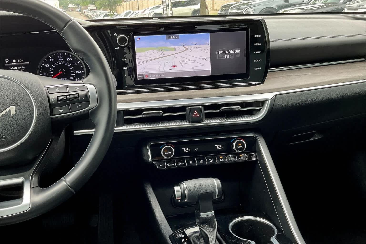 Vehicle image 16 of 32