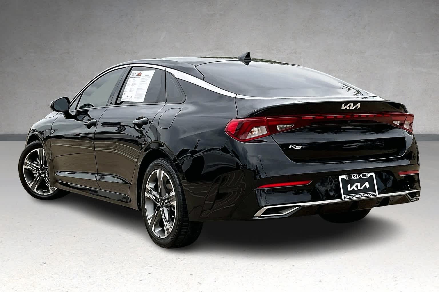 Vehicle image 6 of 32