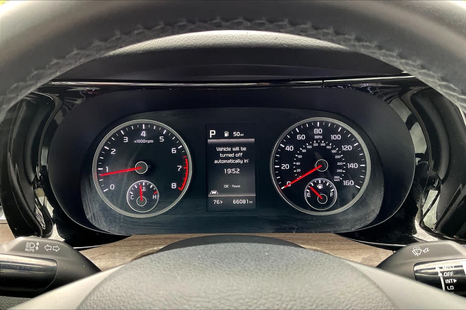 Vehicle image 18 of 32