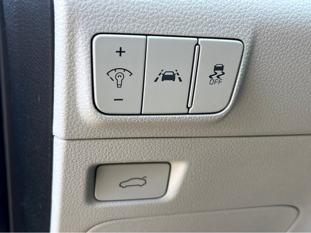Vehicle image 20 of 35