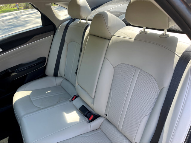 Vehicle image 28 of 35