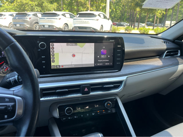 Vehicle image 10 of 35