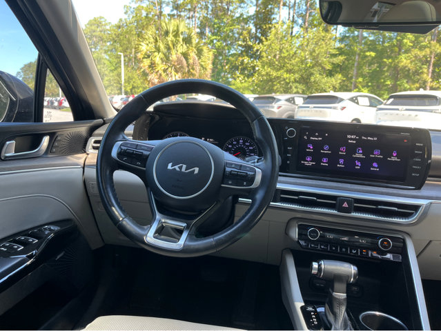 Vehicle image 7 of 35