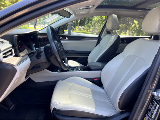 Vehicle image 26 of 35